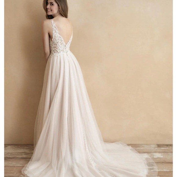 Allure Bridals Cream Lace Wedding Dress